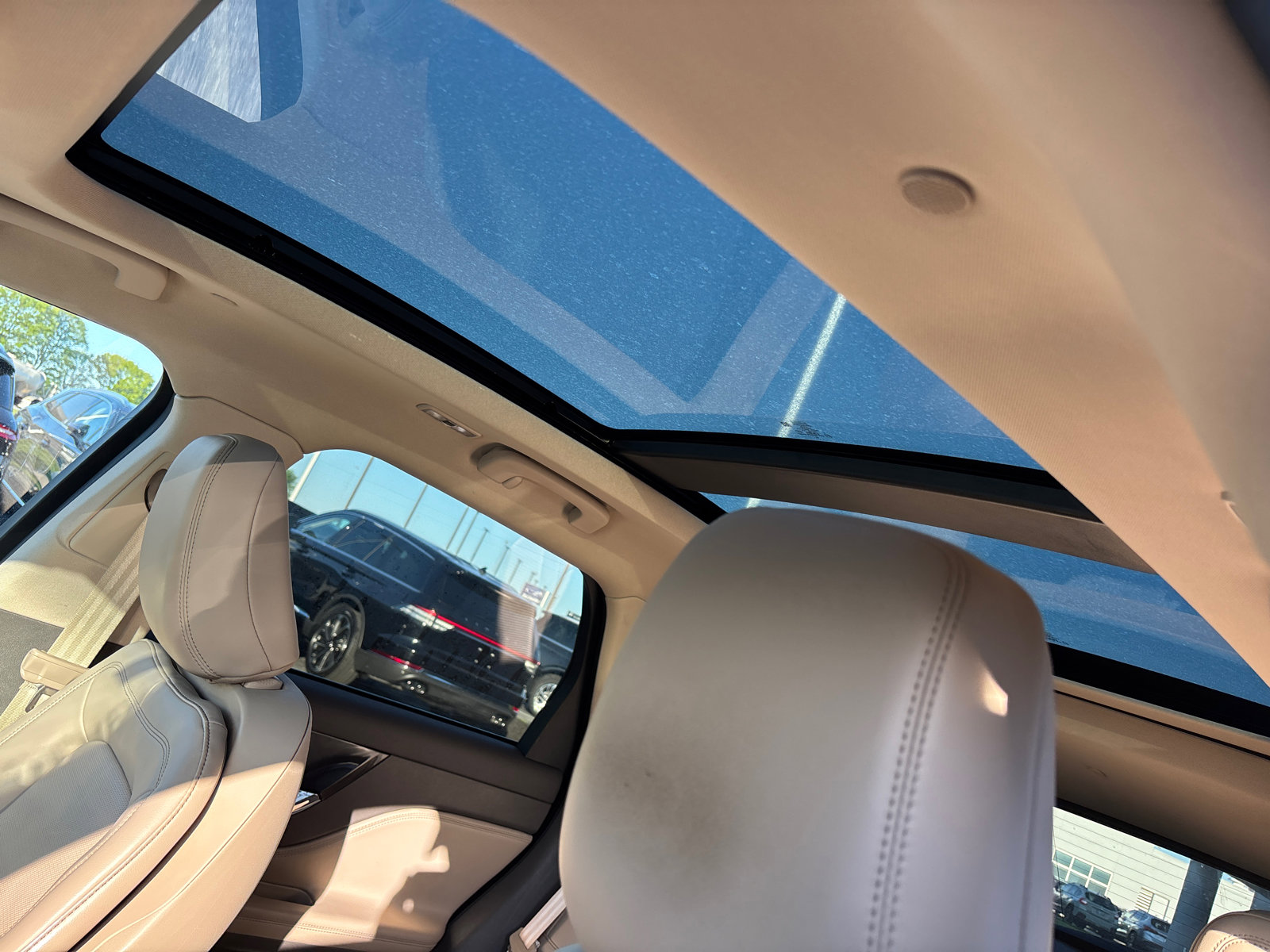 Used 2022 Lincoln Corsair AWD w/ Premium Package image 24