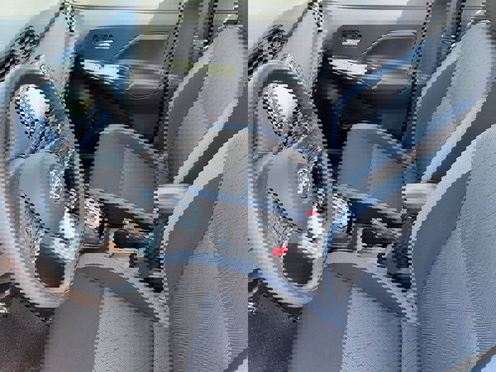 Used 2025 Nissan Versa SV image 17