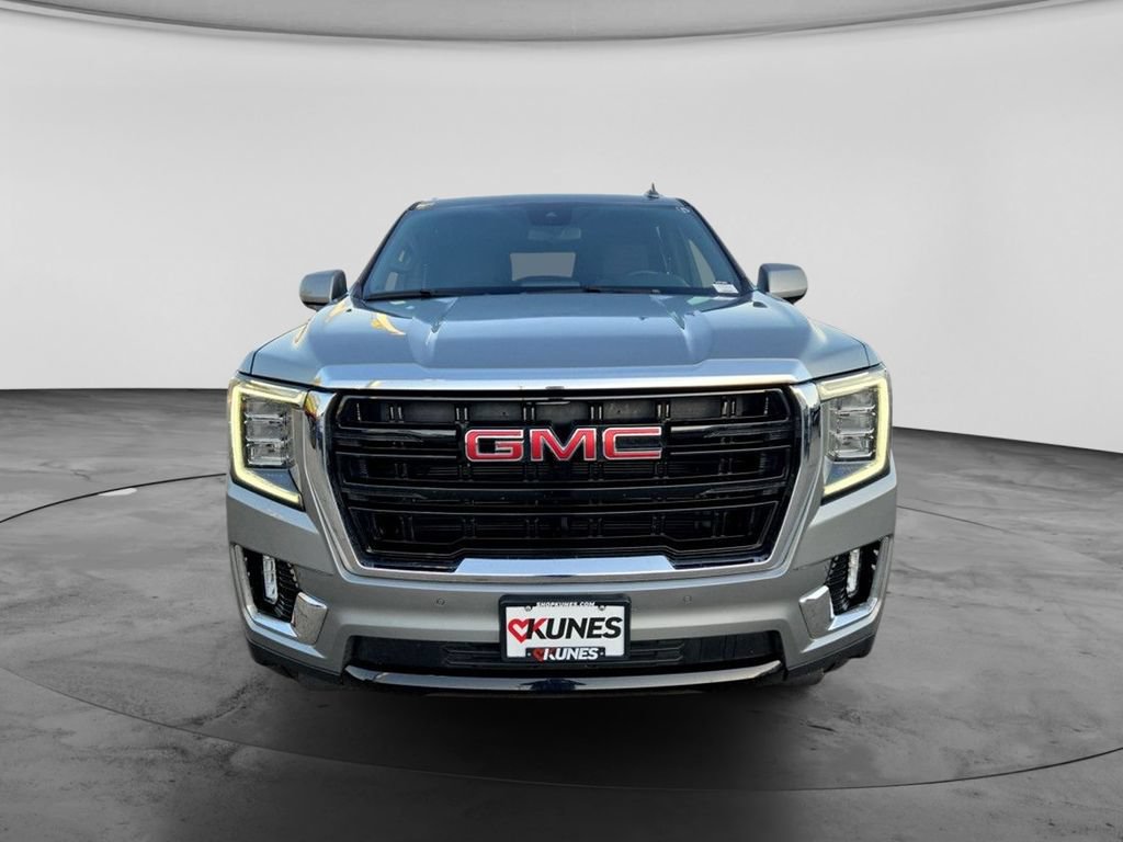 Used 2024 GMC Yukon SLE AWD/4WD image 3