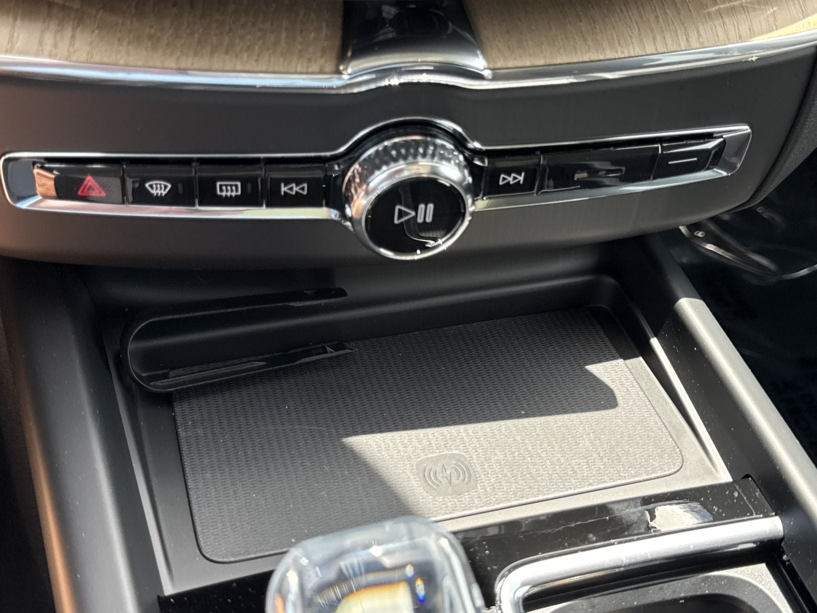 New 2026 Volvo XC60 T8 Plus w/ Protection Package Premier AWD/4WD image 28