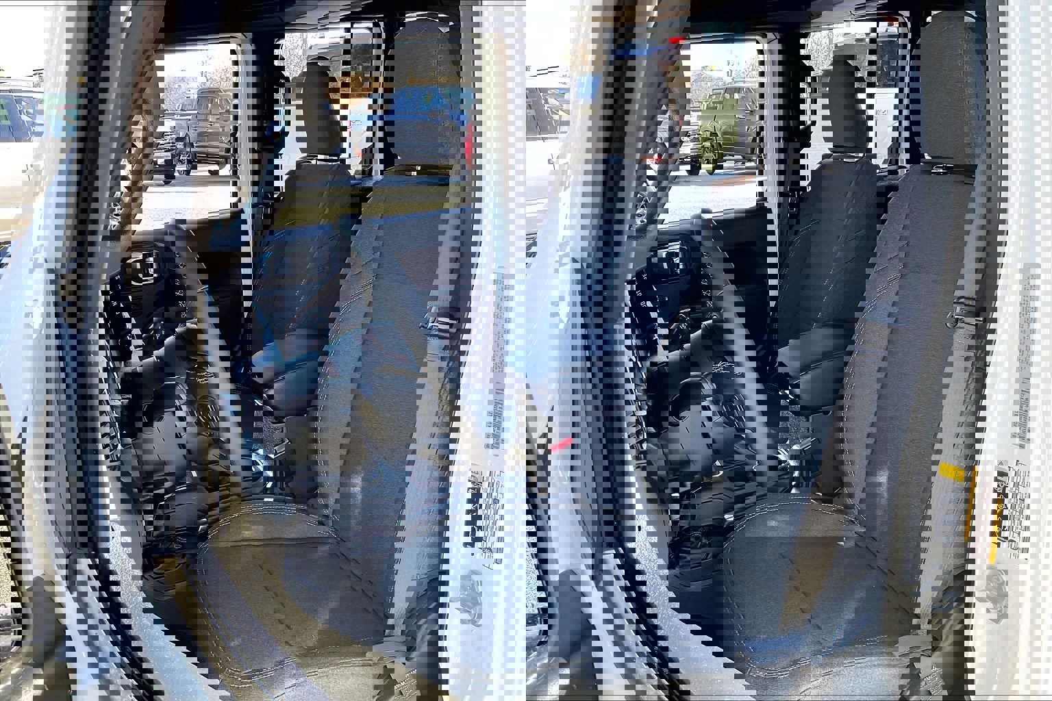 Used 2025 Jeep Wrangler Sport S image 23