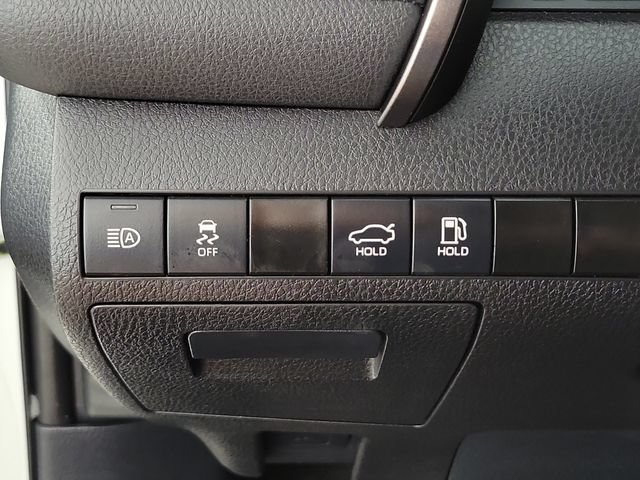 Used 2022 Toyota Camry SE FWD image 23