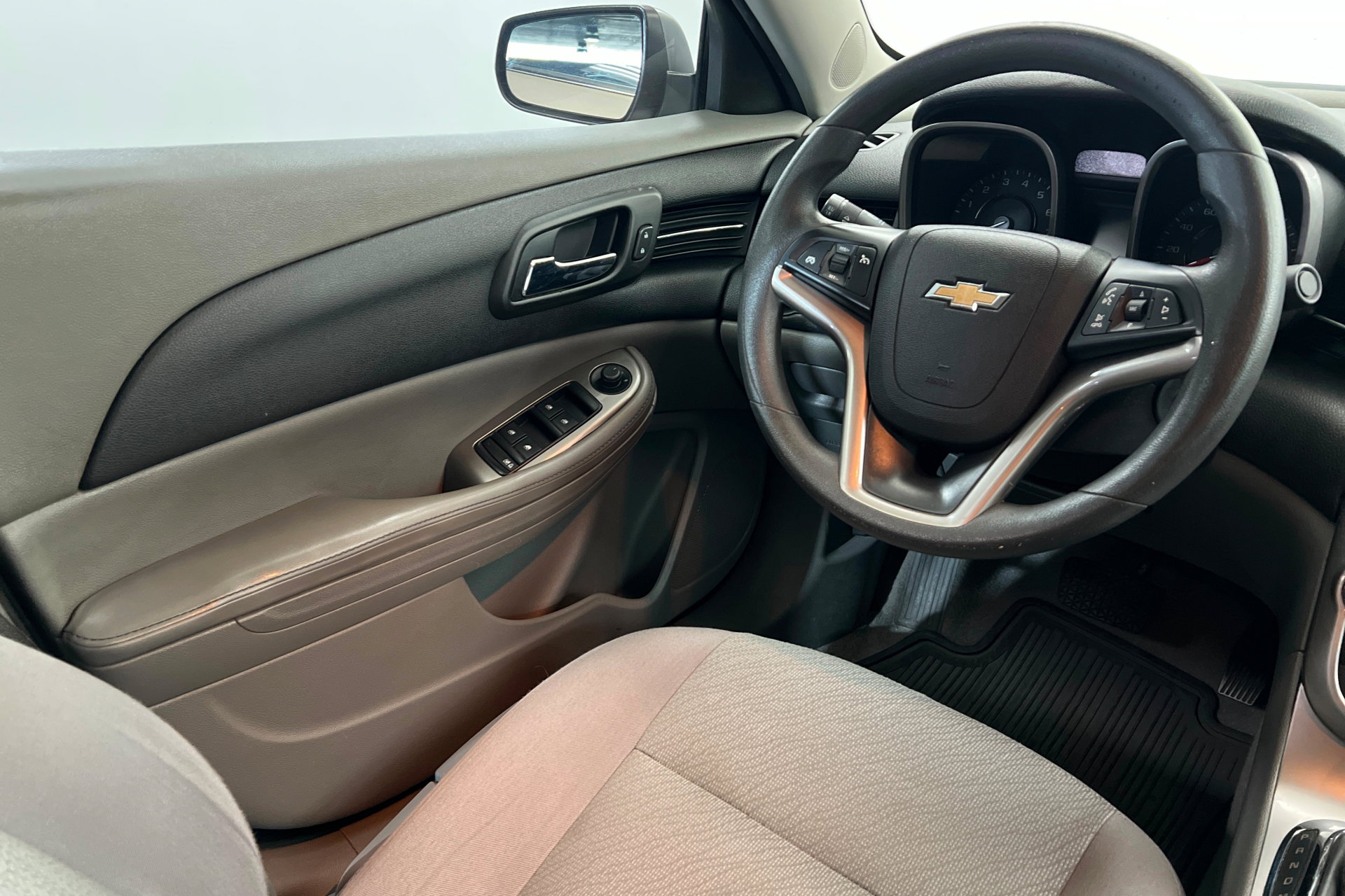 Used 2014 Chevrolet Malibu LS FWD image 12
