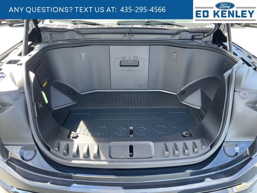 Used 2025 Ford F150 Lightning Flash image 28