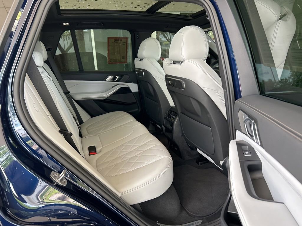 Used 2024 BMW X5 xDrive40i w/ M Sport Package image 28