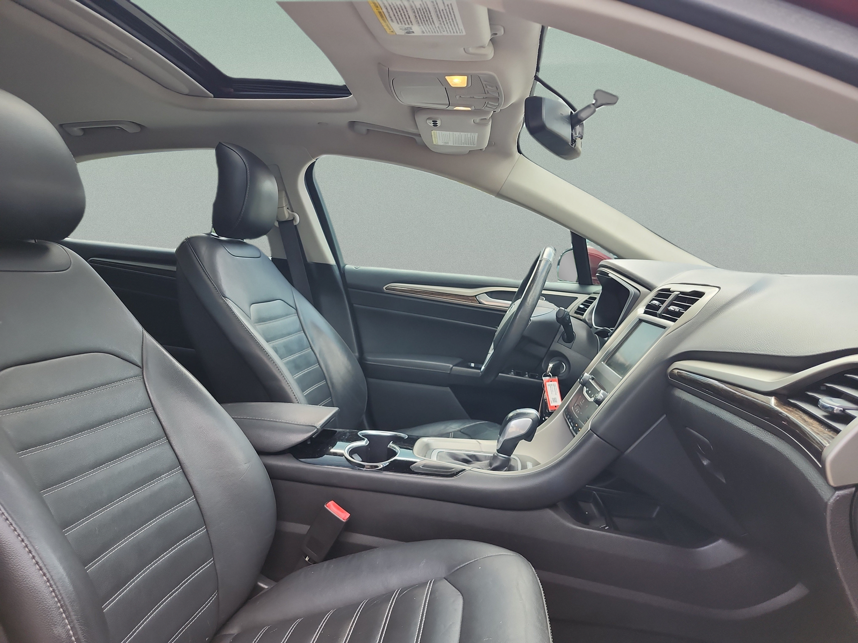 Used 2014 Ford Fusion SE w/ Equipment Group 502A FWD image 19