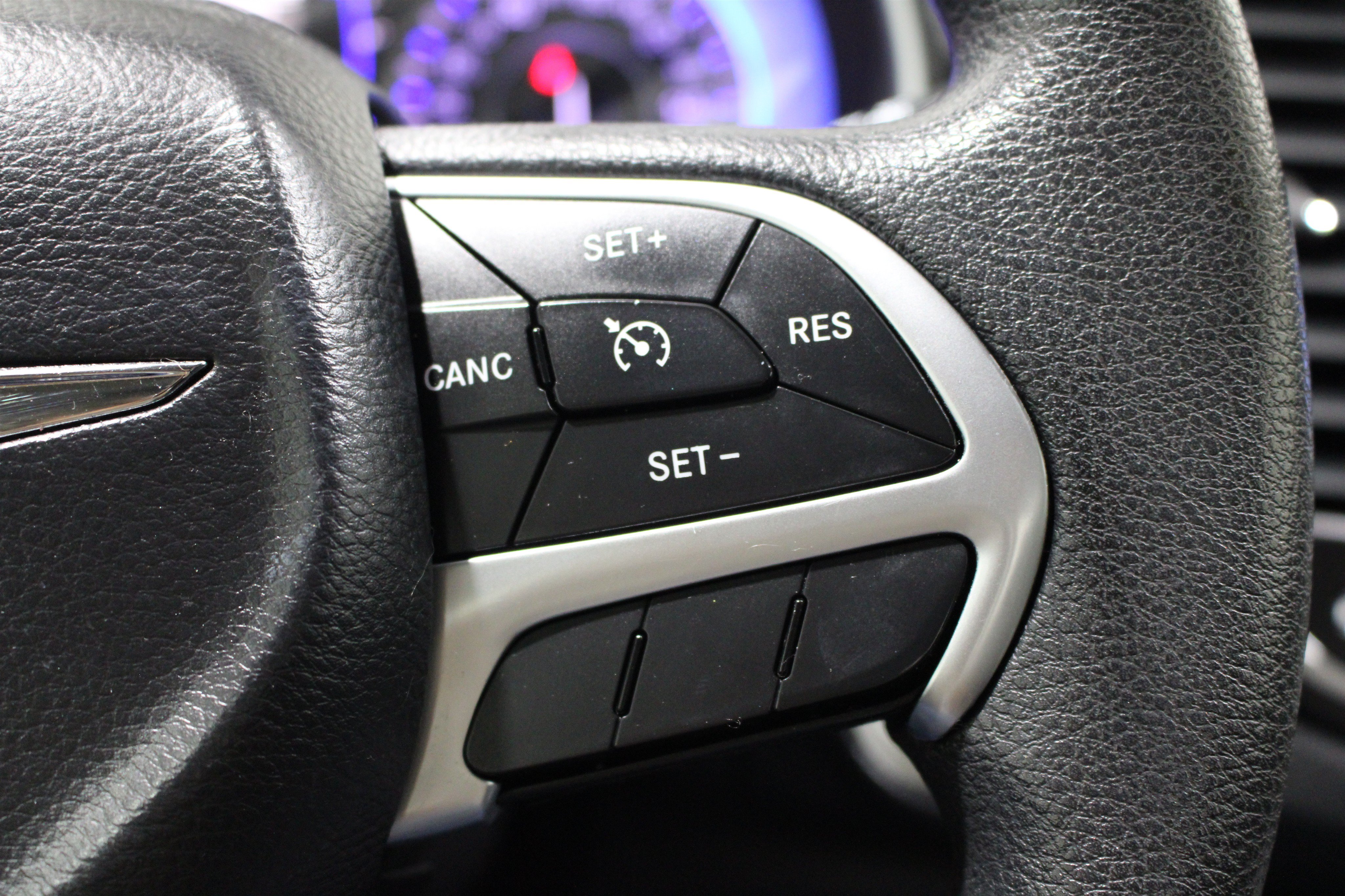 Used 2015 Chrysler 200 Limited FWD image 12