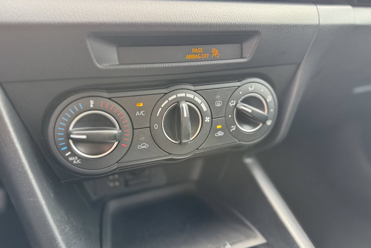 Used 2015 MAZDA MAZDA3 i Touring FWD image 15
