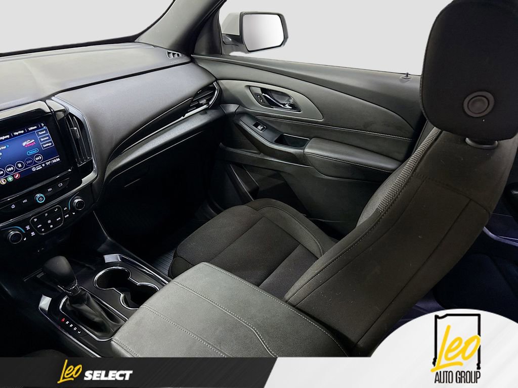Used 2023 Chevrolet Traverse LT w/ Midnight/Sport Edition image 22
