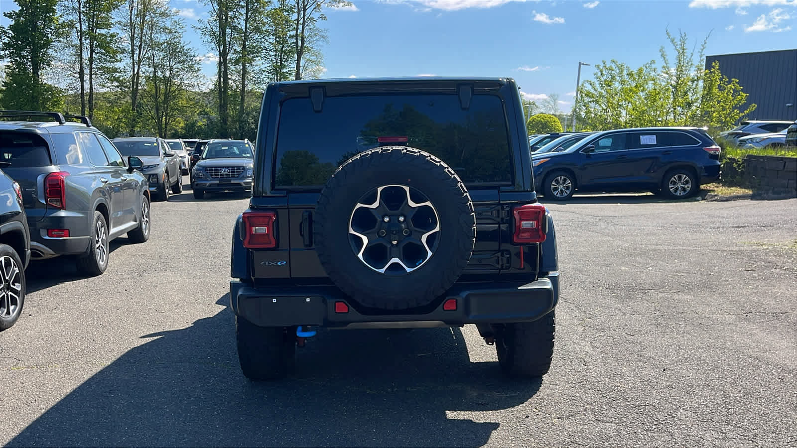 Used 2022 Jeep Wrangler Unlimited Rubicon 4xe w/ Cold Weather Group AWD/4WD image 7