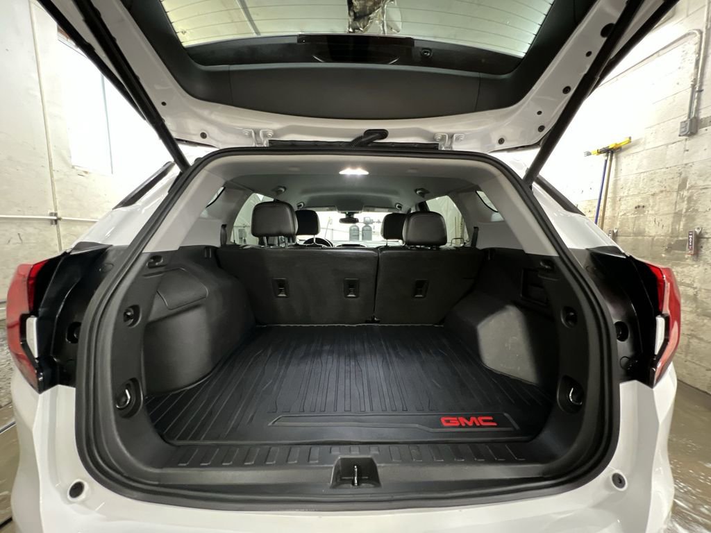 Used 2021 GMC Terrain SLT w/ Elevation Edition image 25