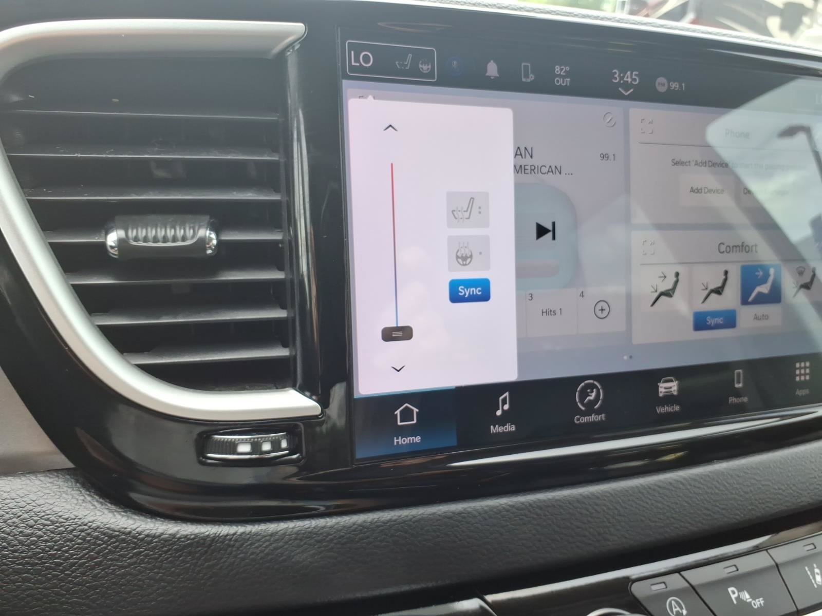 Used 2023 Chrysler Pacifica Touring-L FWD image 19