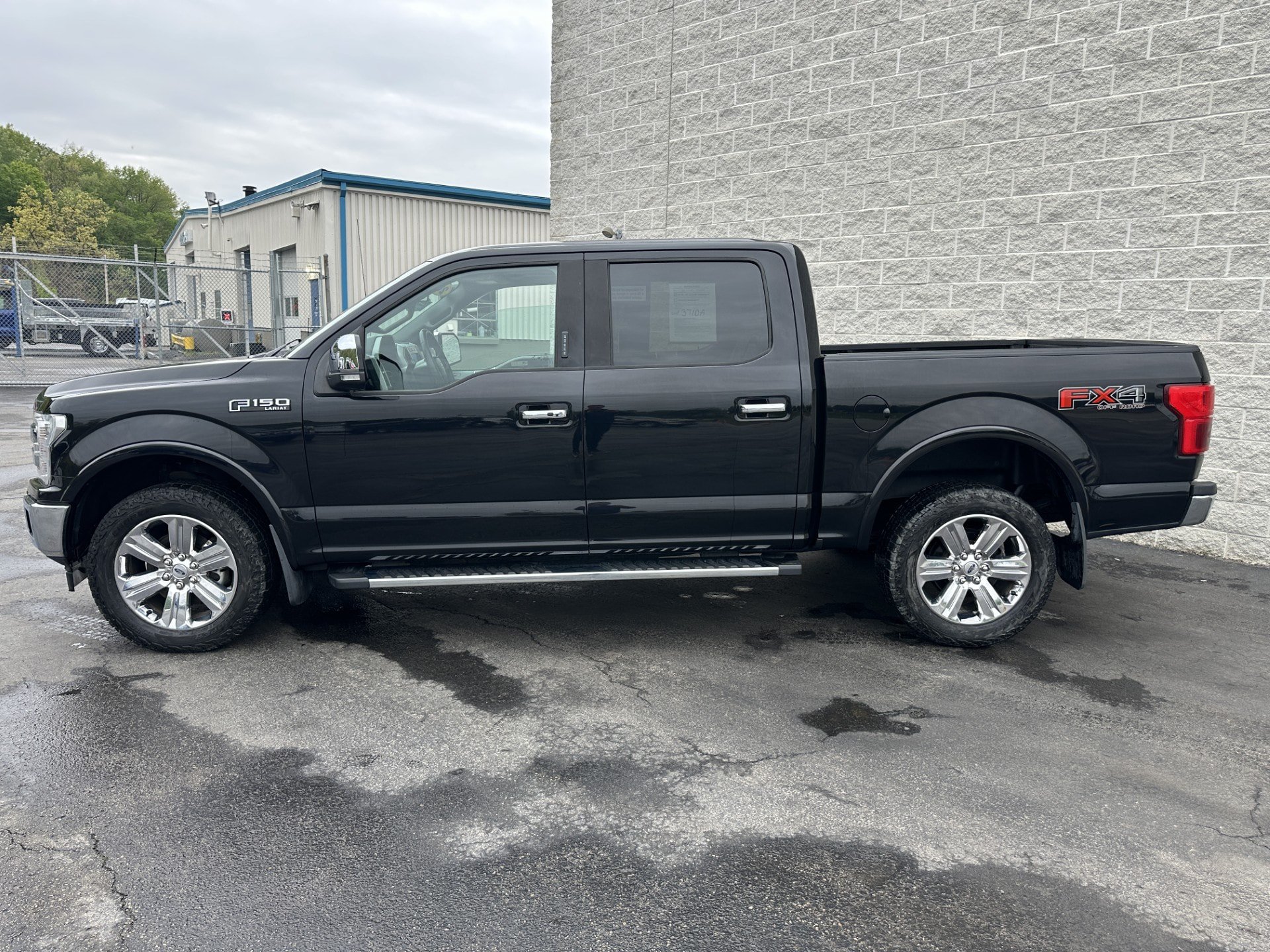 Used 2020 Ford F150 Lariat w/ Equipment Group 502A Luxury AWD/4WD image 4