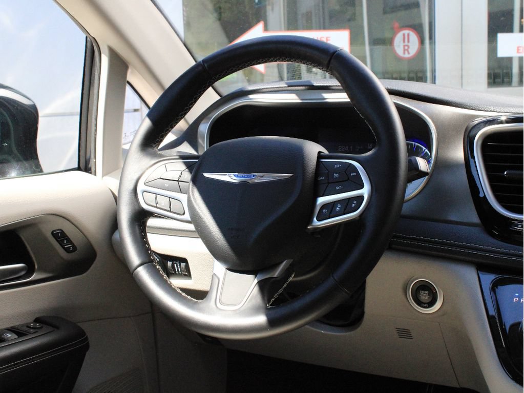 Certified 2021 Chrysler Pacifica Touring-L w/ Premium & Safety Sphere Group FWD image 14
