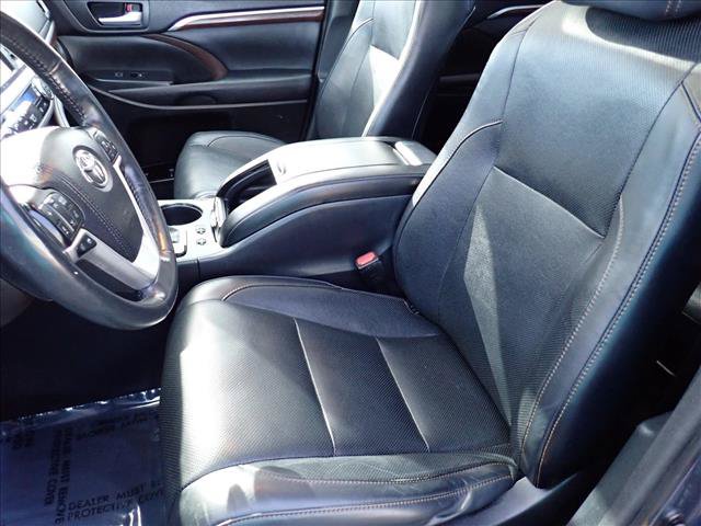 Used 2015 Toyota Highlander Limited Platinum AWD/4WD image 15