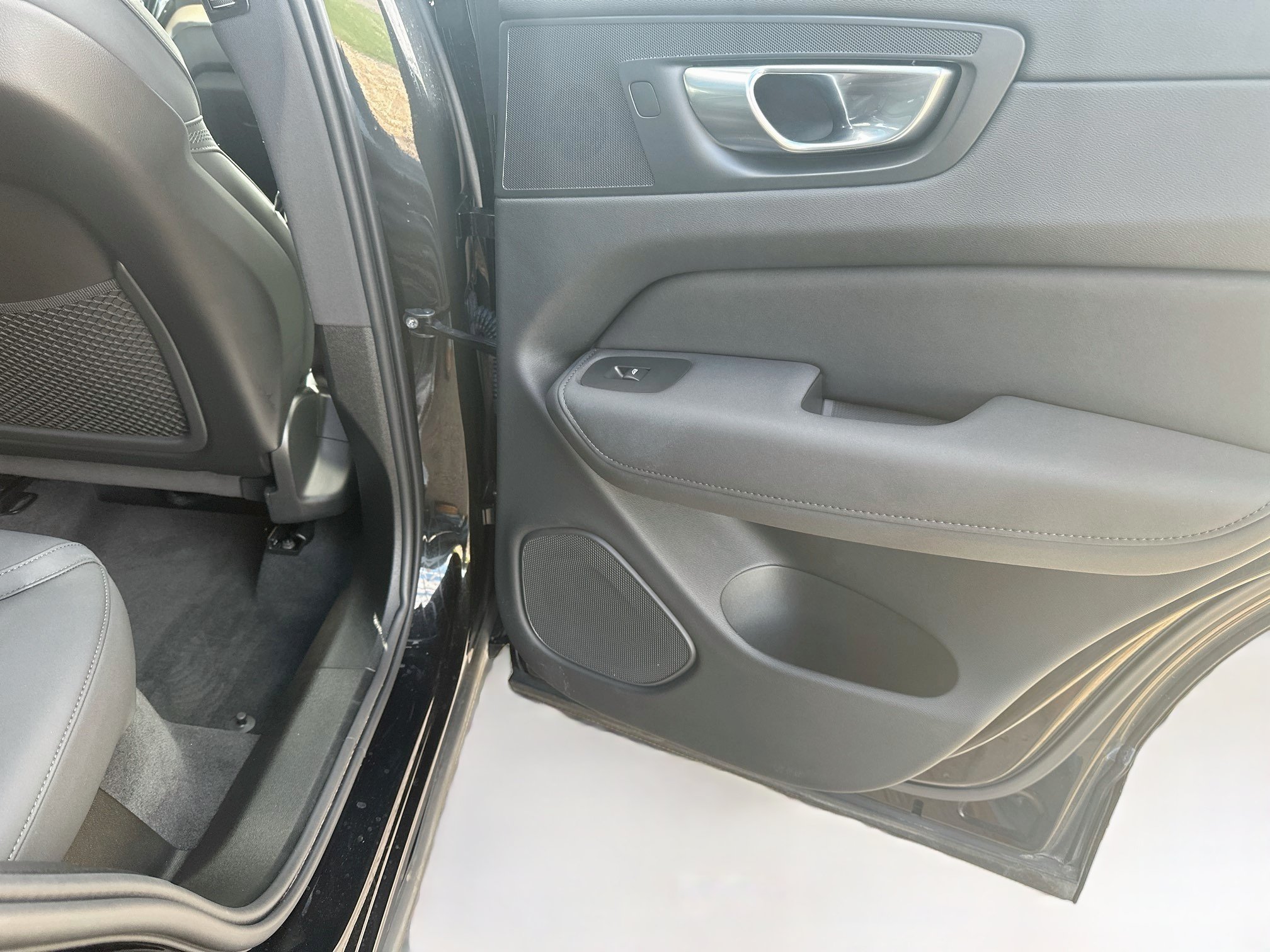 Used 2026 Volvo XC60 B5 Plus AWD/4WD image 31