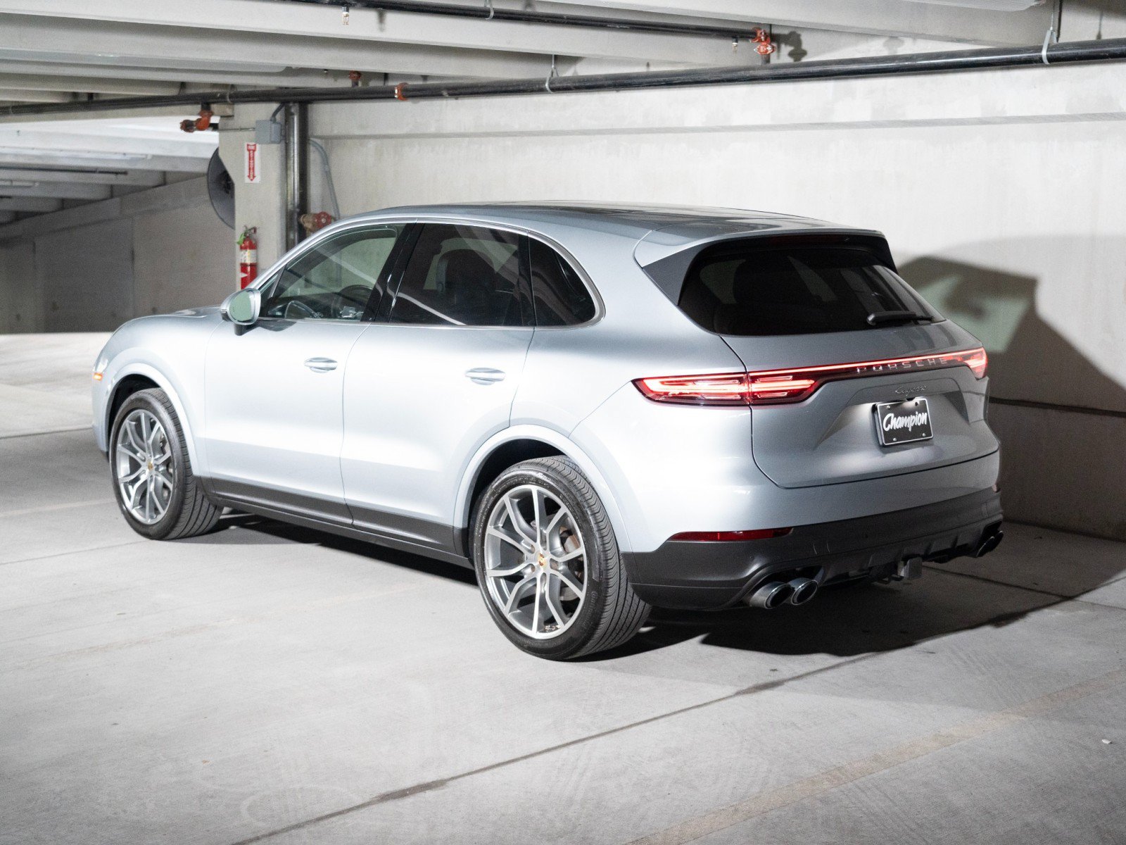 Certified 2023 Porsche Cayenne AWD/4WD image 3