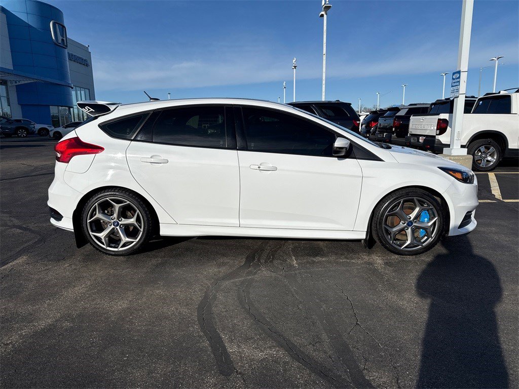 Used 2018 Ford Focus ST w/ Equipment Group 402A image 4