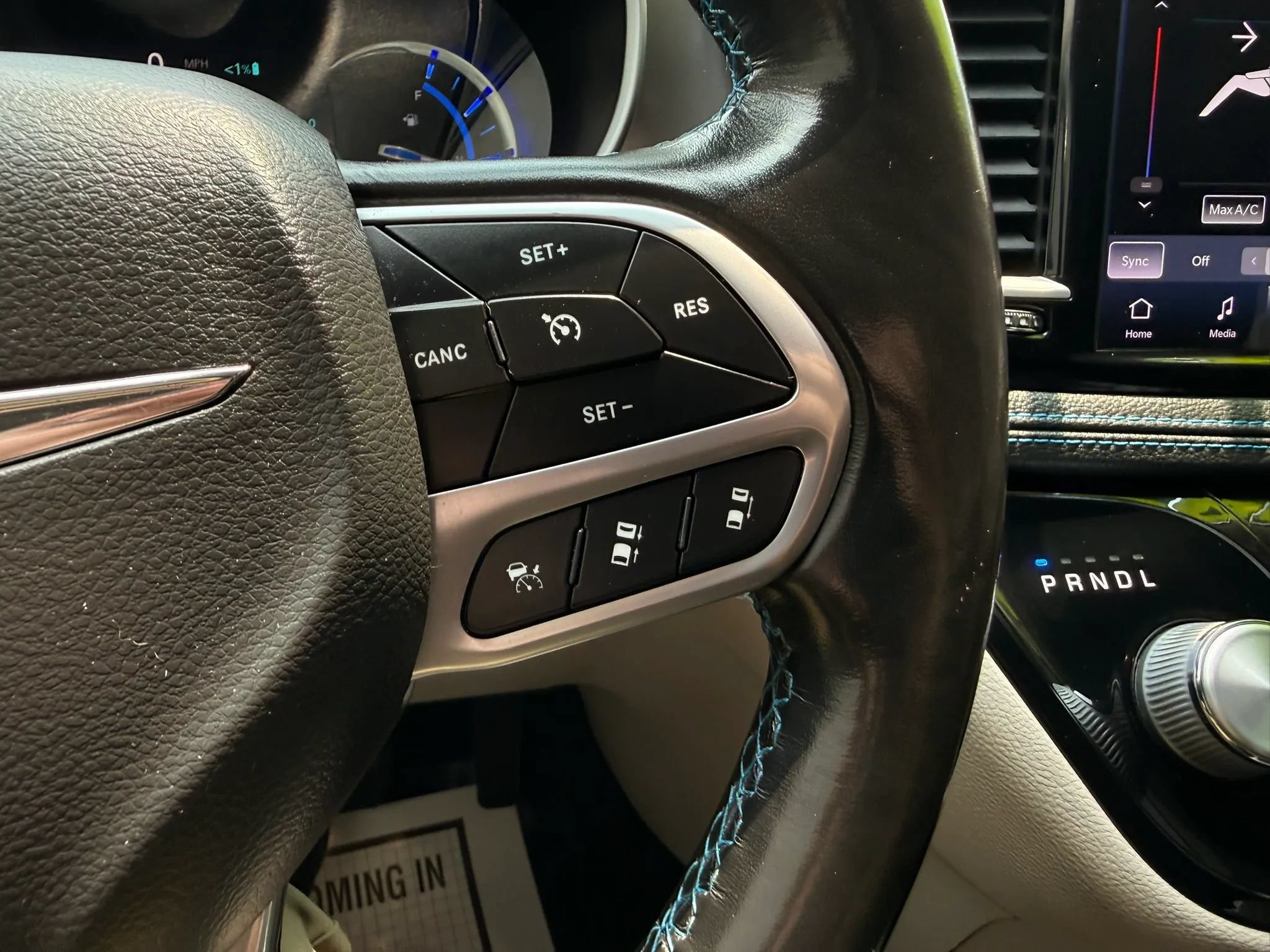 Used 2021 Chrysler Pacifica Touring-L FWD image 21