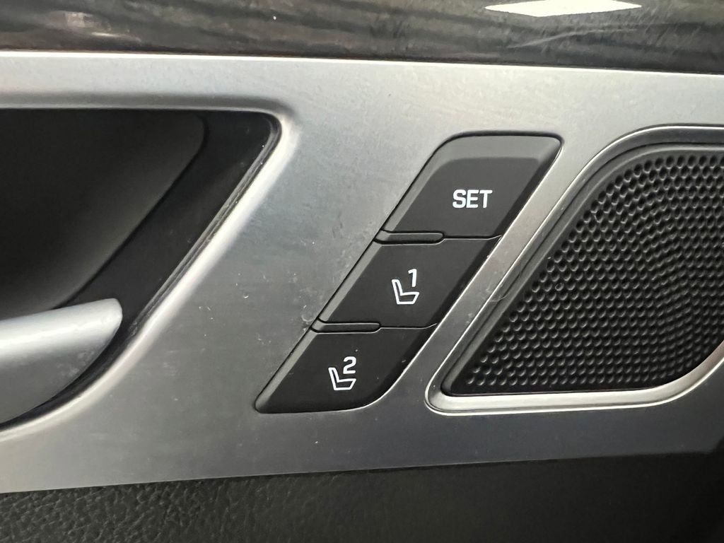 Used 2015 Hyundai Genesis 3.8 w/ Option Group 03 image 27