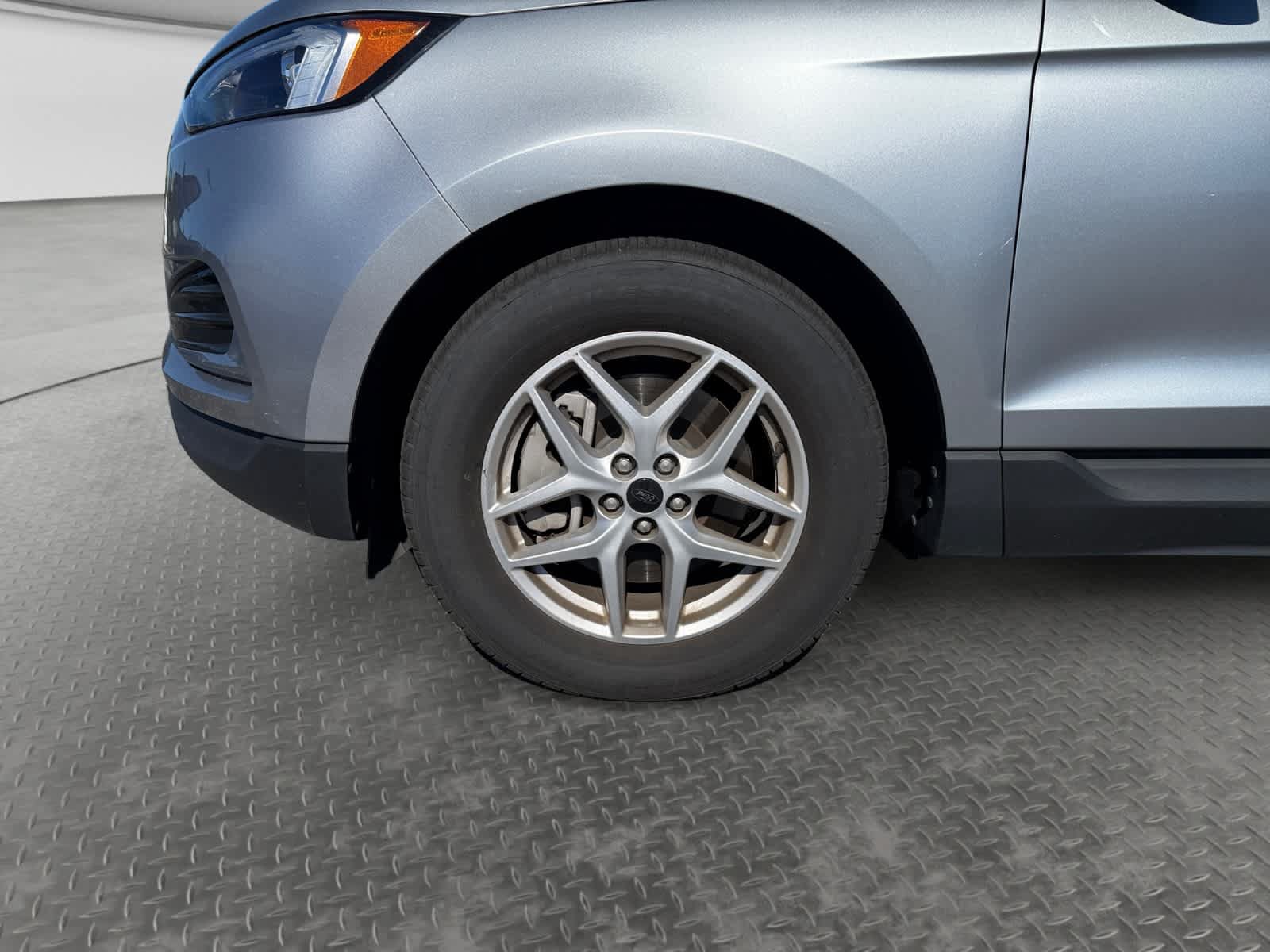 Used 2024 Ford Edge SEL AWD/4WD image 9