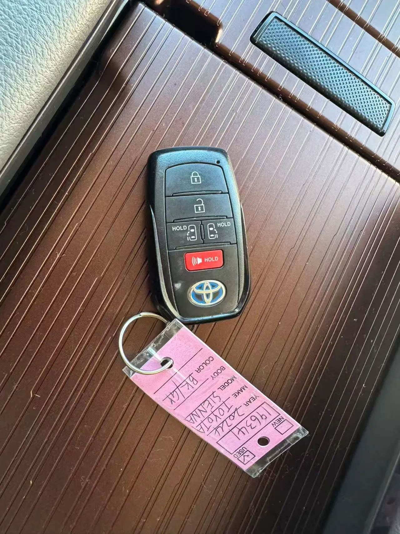 Used 2024 Toyota Sienna LE image 21