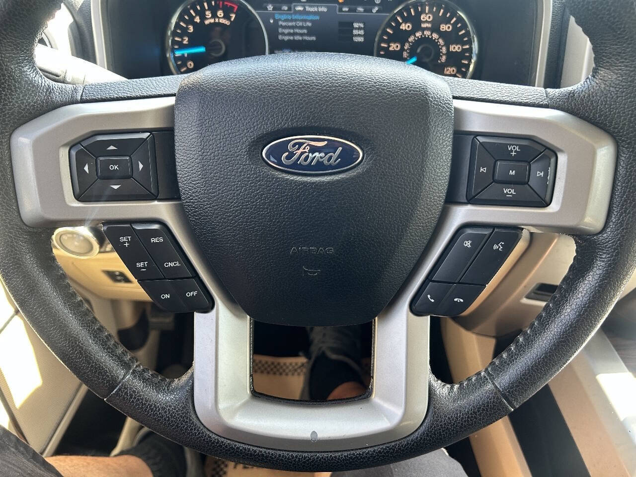 Used 2015 Ford F150 Lariat w/ Equipment Group 502A Luxury AWD/4WD image 16