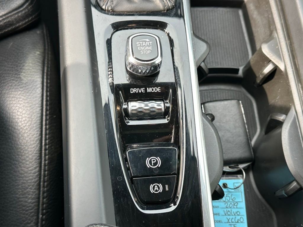 Used 2019 Volvo XC60 T5 Inscription image 29