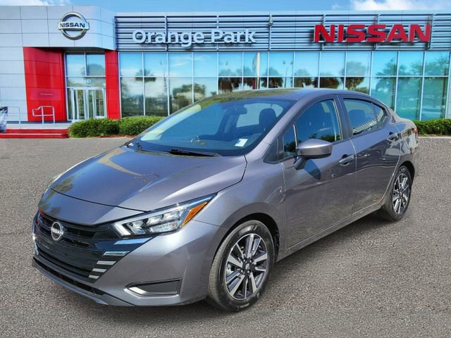 Used 2025 Nissan Versa SV image 4