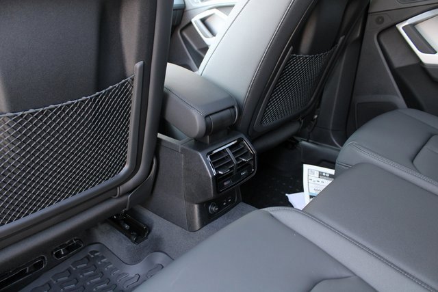 New 2025 Audi Q3 2.0T Premium image 9