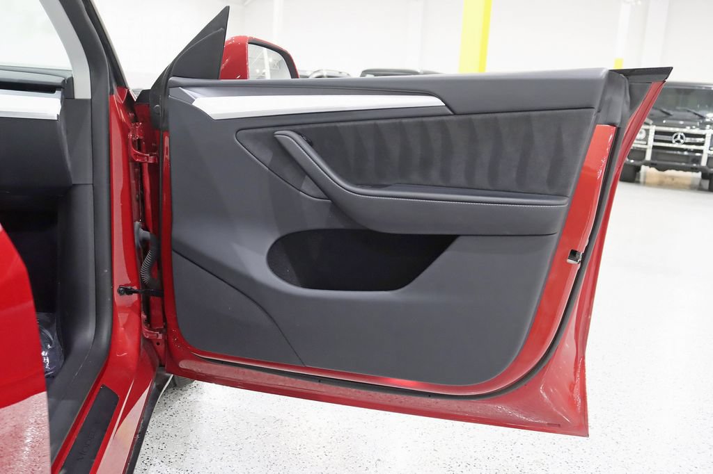 Used 2023 Tesla Model Y Long Range AWD/4WD image 34