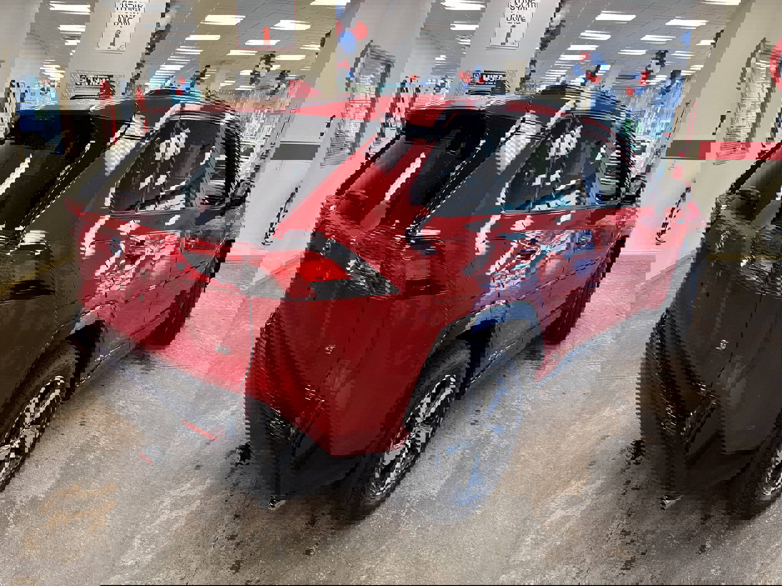 Used 2021 Toyota RAV4 SE w/ Weather & Moonroof Package image 8