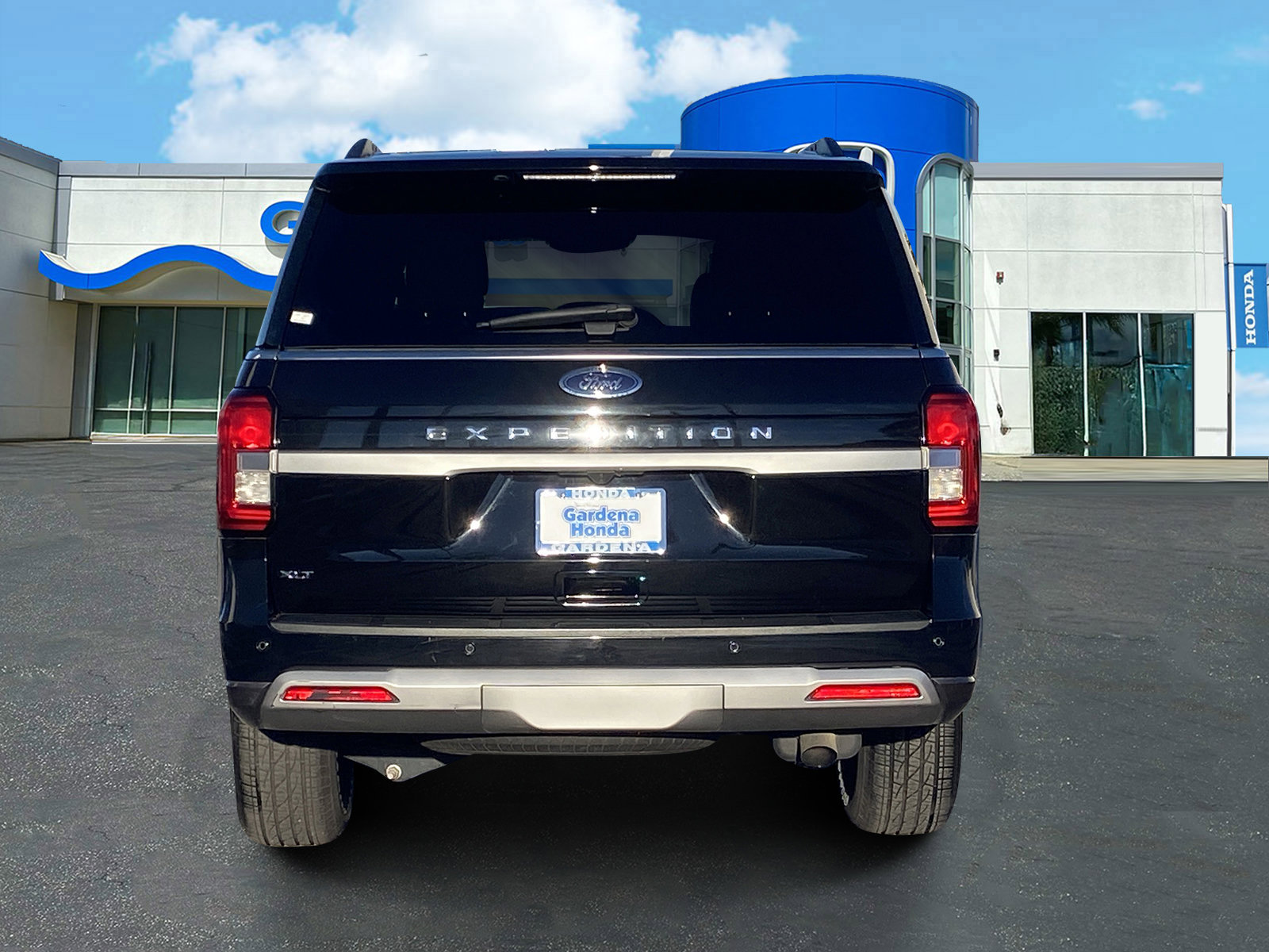 Used 2024 Ford Expedition XLT image 5