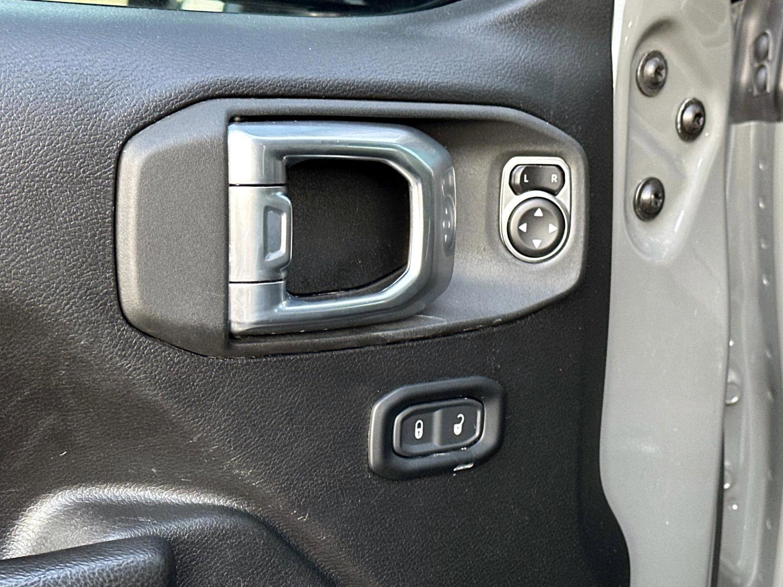 Used 2023 Jeep Gladiator Rubicon w/ LED Lighting Group image 16