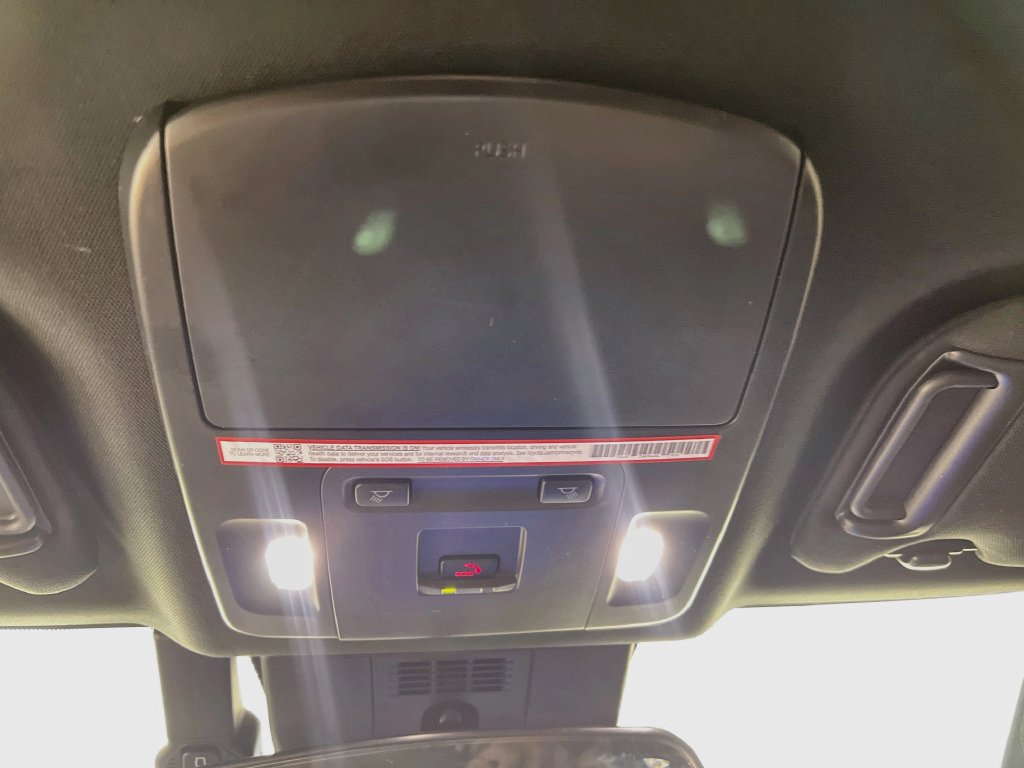 Used 2025 Toyota Camry SE FWD image 18