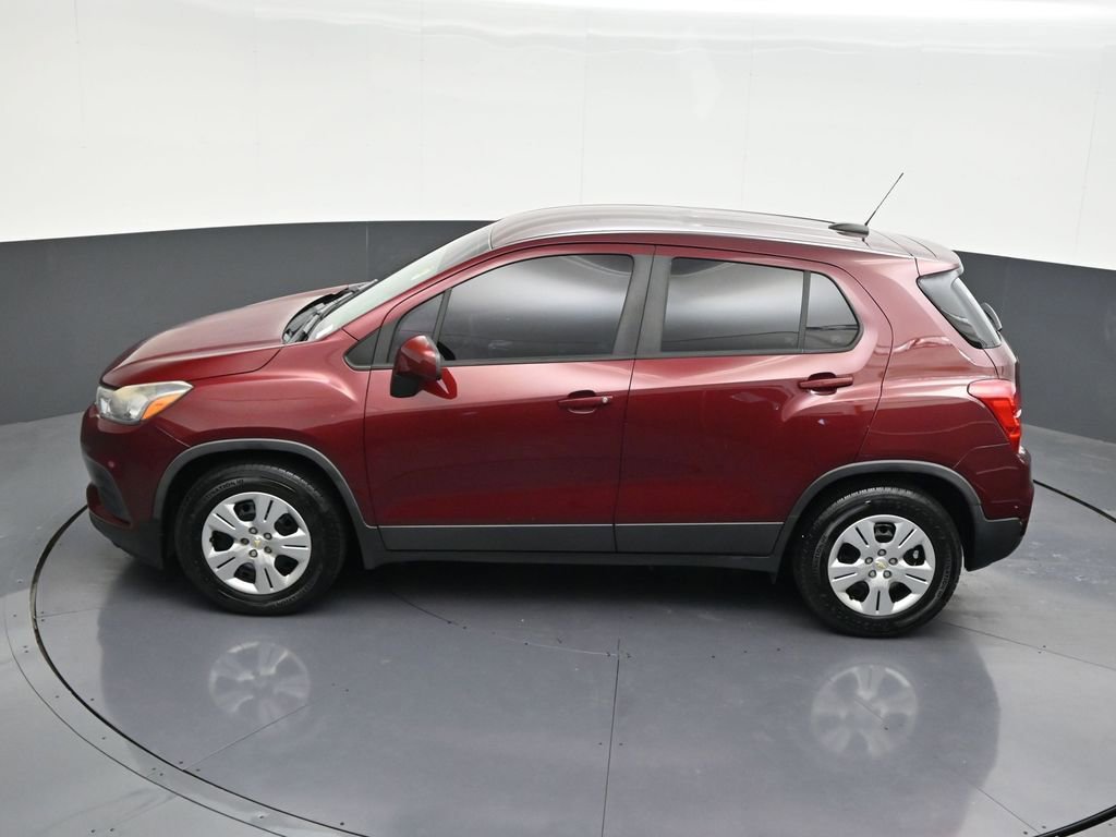 Used 2017 Chevrolet Trax LS FWD image 17