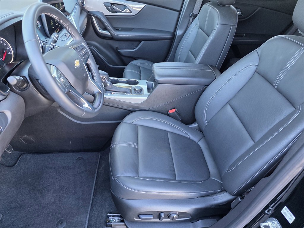 Used 2025 Chevrolet Blazer LT w/ Sound & Technology Package image 11