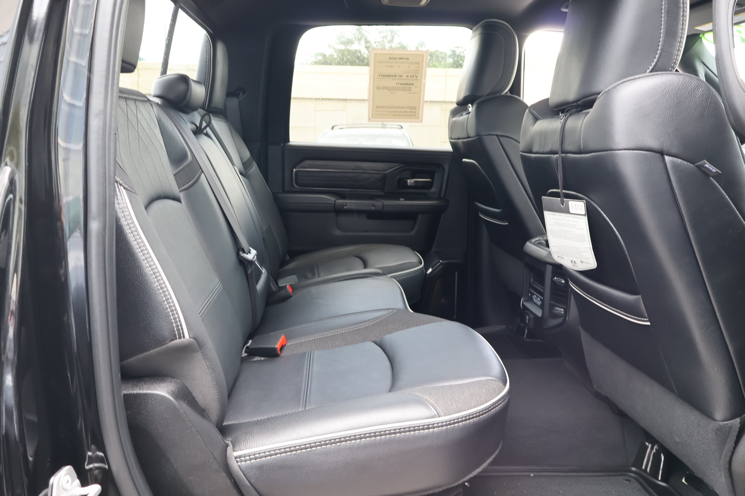 Used 2025 RAM 2500 Limited AWD/4WD image 24