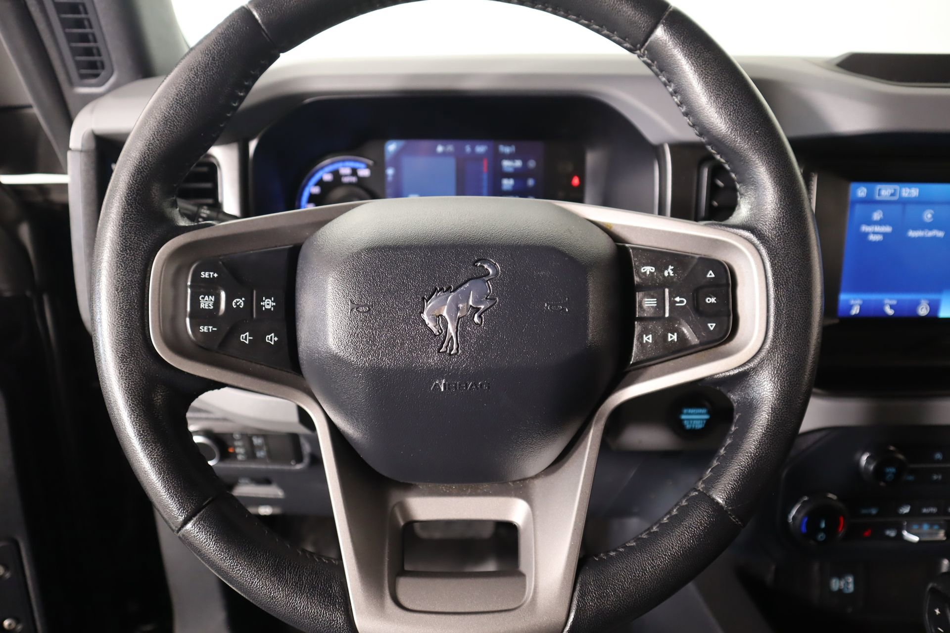 Used 2022 Ford Bronco Black Diamond AWD/4WD image 3