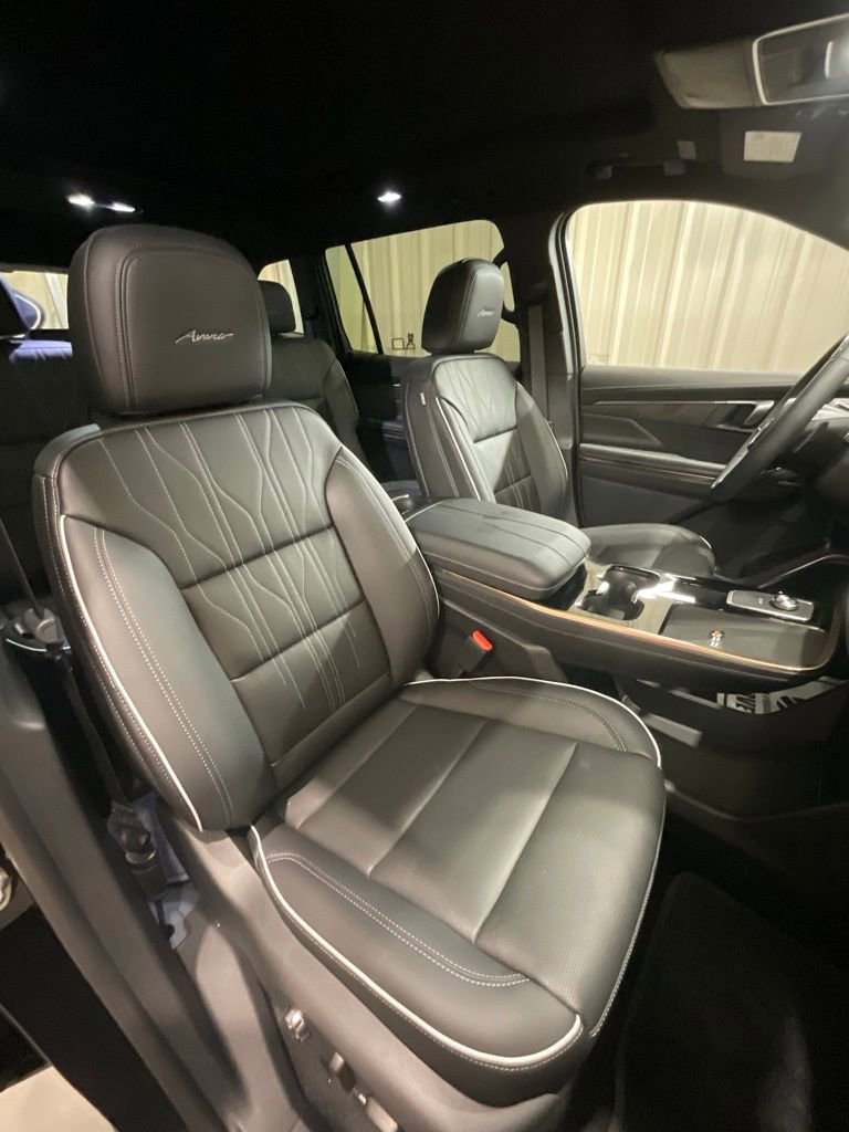 Used 2026 Buick Enclave Avenir w/ Super Cruise Package image 16