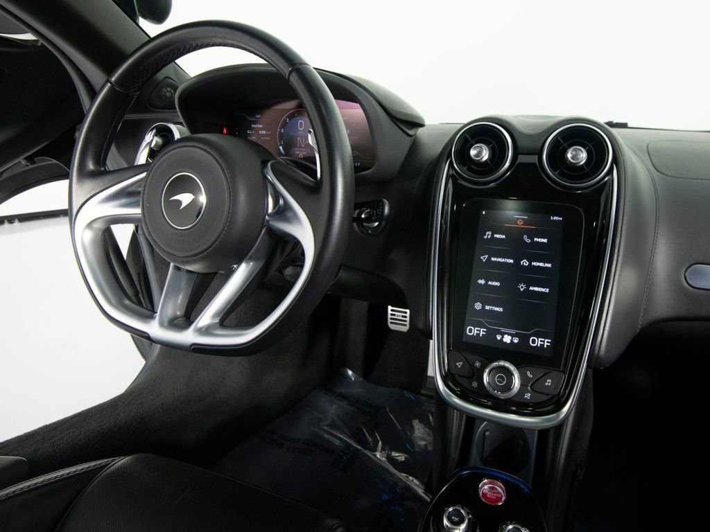 Used 2021 McLaren GT image 27