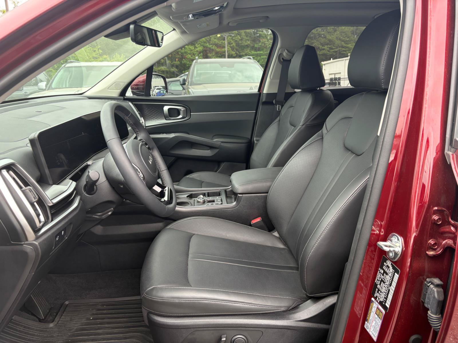 Used 2025 Kia Sorento EX w/ Panoramic Sunroof Package FWD image 16