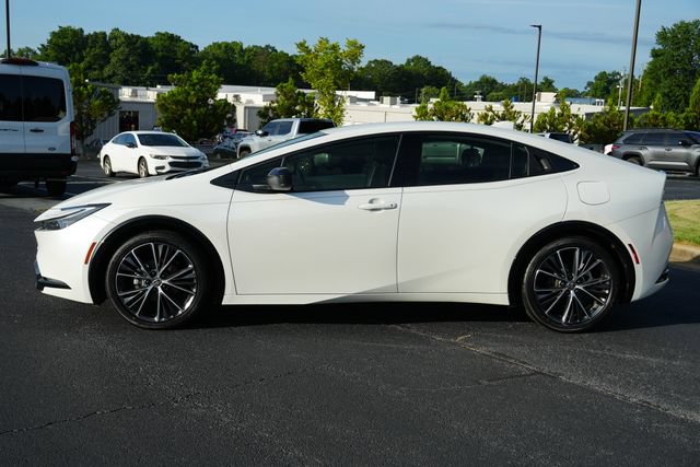 Used 2024 Toyota Prius XLE FWD image 4