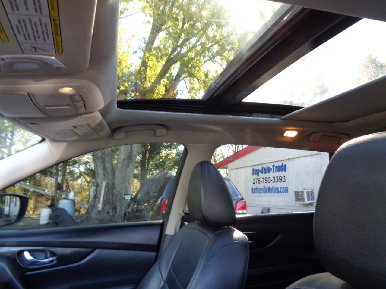 Used 2020 Nissan Rogue SL w/ Premium Package image 23