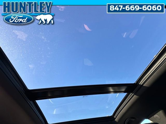 Used 2024 Cadillac XT4 Sport image 16