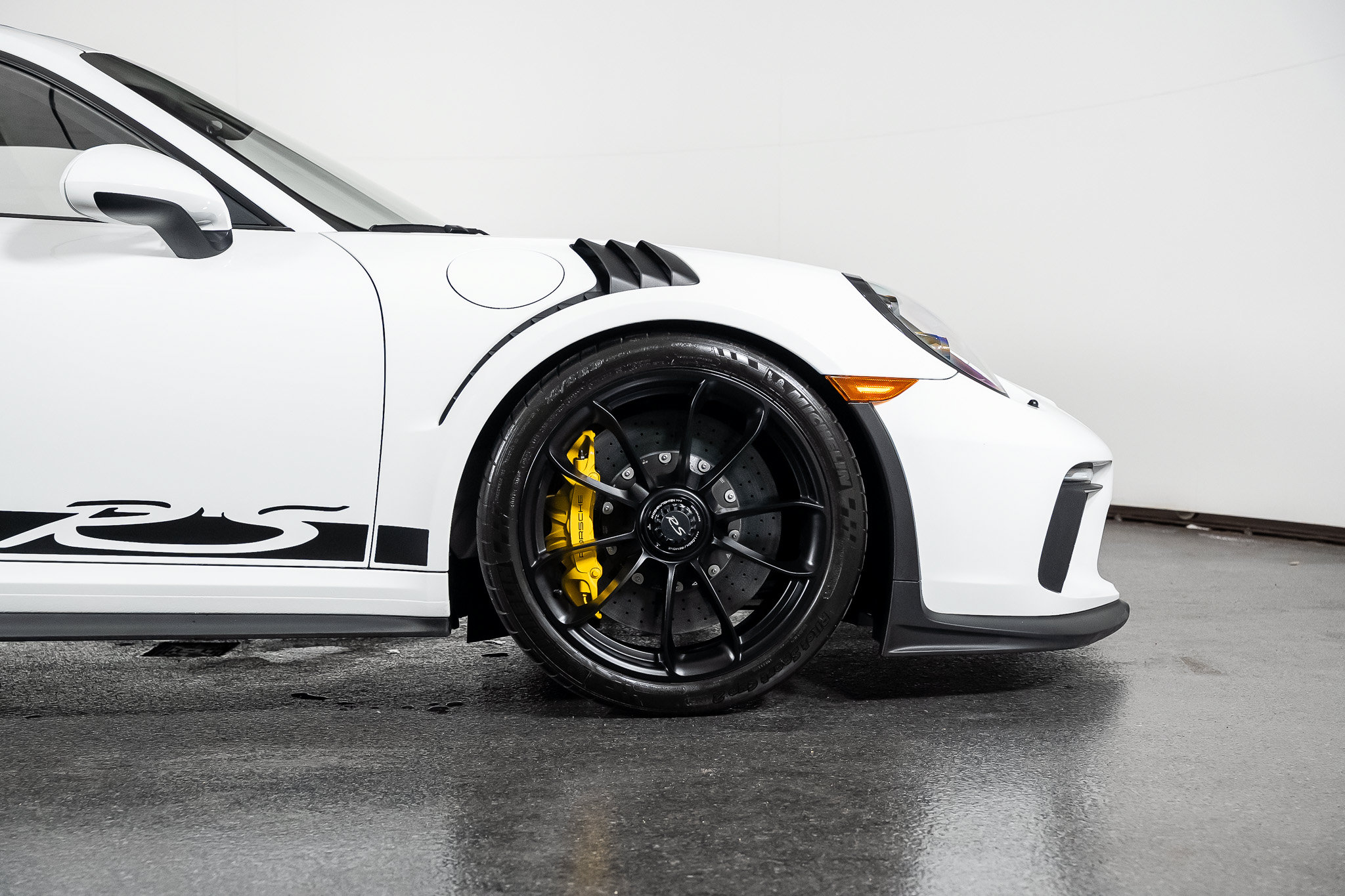 Used 2019 Porsche 911 GT3 RS RWD image 47