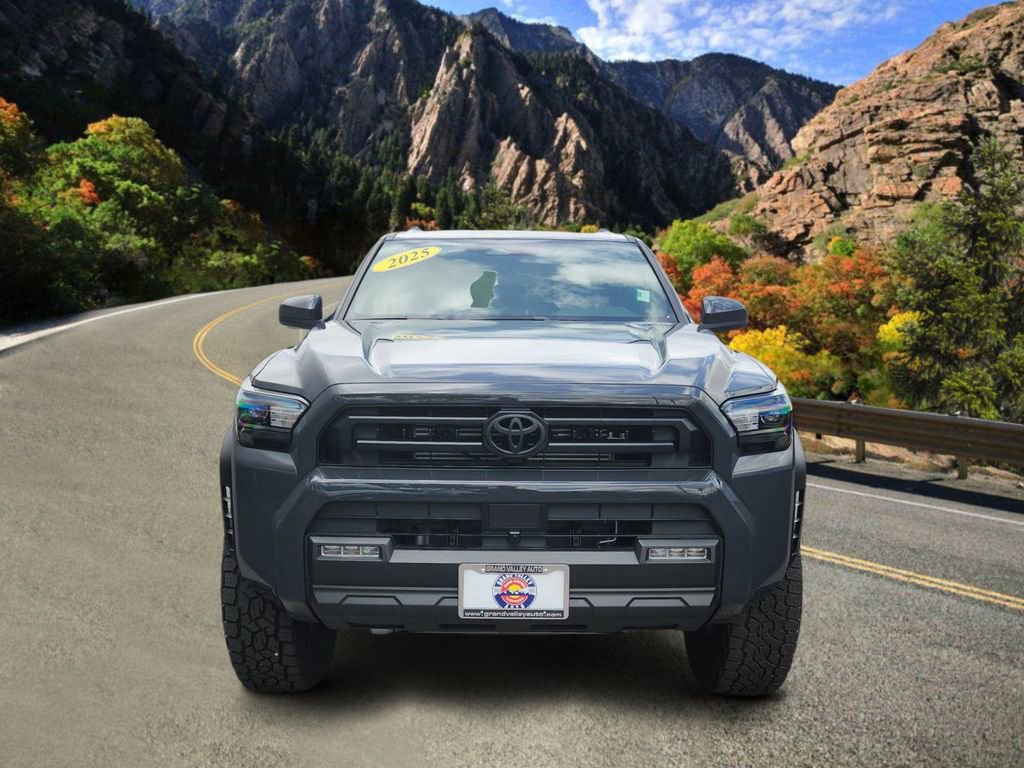 Used 2025 Toyota 4Runner SR5 AWD/4WD image 6
