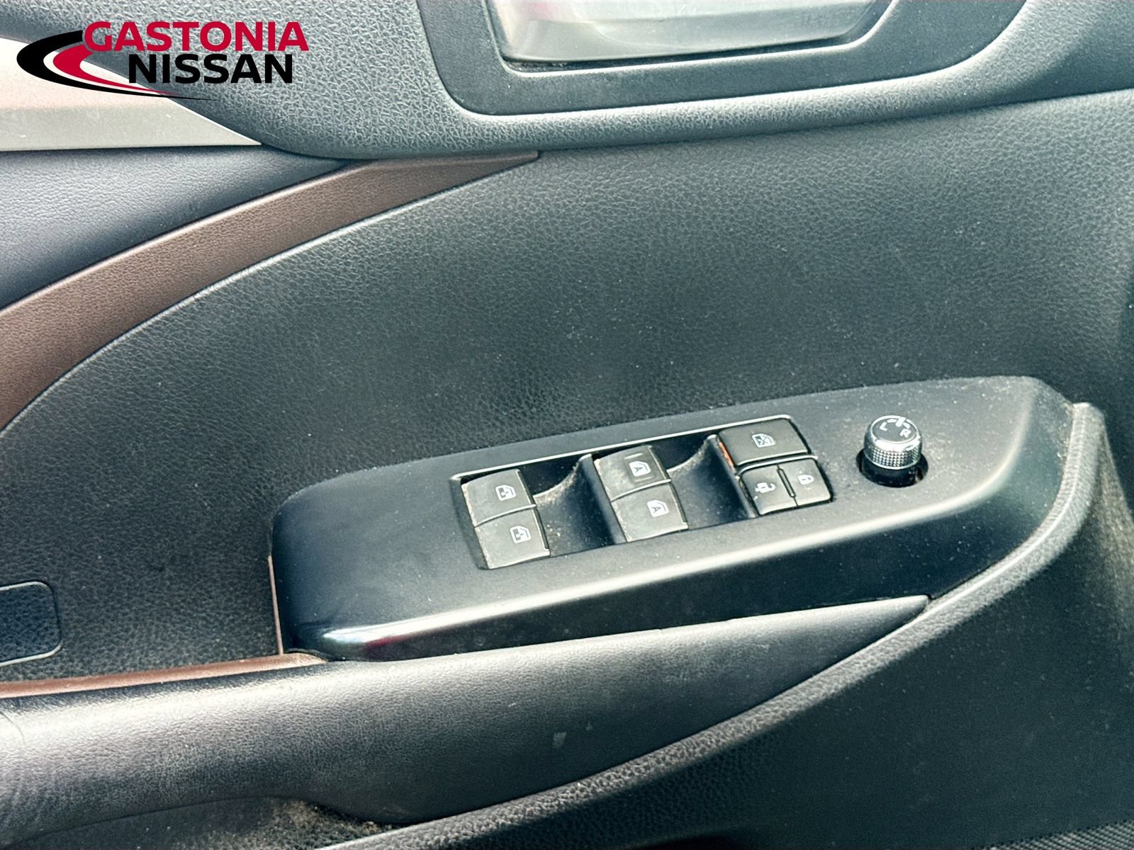 Used 2018 Toyota Highlander XLE FWD image 22