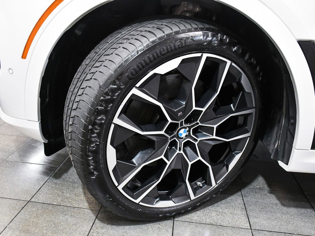 Used 2026 BMW X7 M60i image 7
