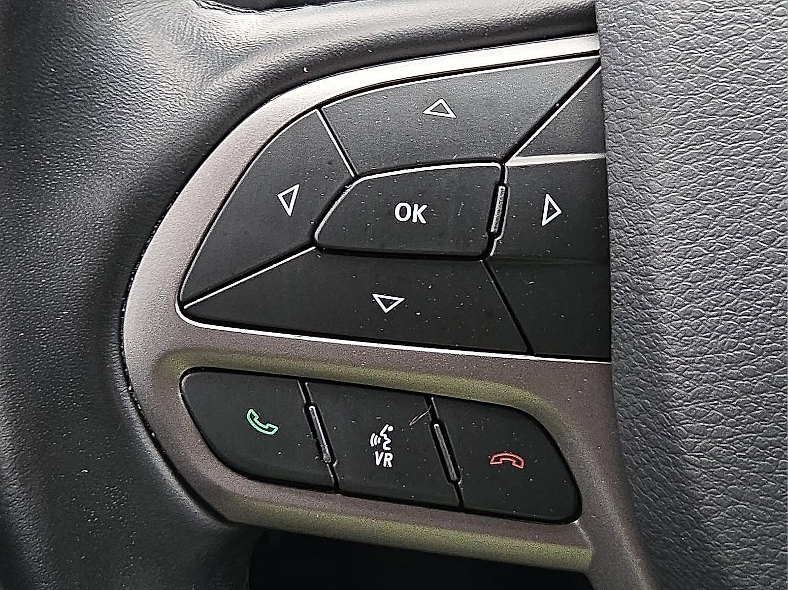 Used 2020 Jeep Cherokee Latitude Plus w/ Cold Weather Group image 20